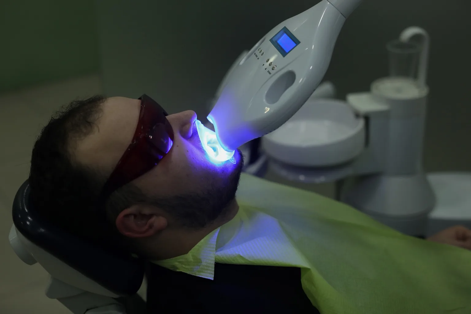 Pajisje moderne të teknologjisë dentare, sisteme dixhitale dentare